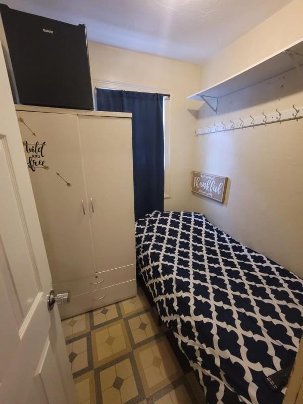 Private Bedroom Near Boston Esterno foto
